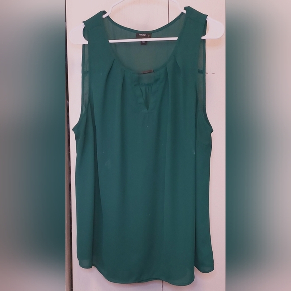 torrid Tops - Torrid Green Clip Keyhole Top Size 1X Sleeveless Tank SemiSheer Chiffon Camisole